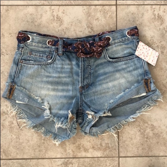 Free People Shorts NWT - Picture 2 of 4